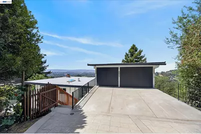 6077 Skyline Blvd, Oakland, CA 94611 - Photo 1
