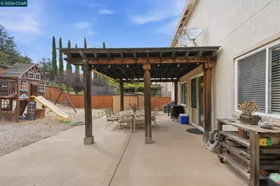 1325 San Lucas Dr, Pittsburg, CA 94565 - Photo 27