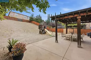 1325 San Lucas Dr, Pittsburg, CA 94565 - Photo 31