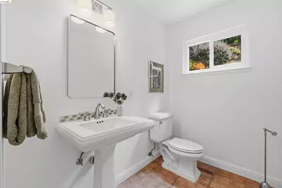 6856 Armour Dr, Oakland, CA 94611 - Photo 25