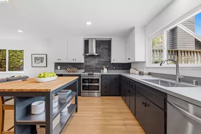 6856 Armour Dr, Oakland, CA 94611 - Photo 15