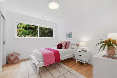 6856 Armour Dr, Oakland, CA 94611 - Photo 31