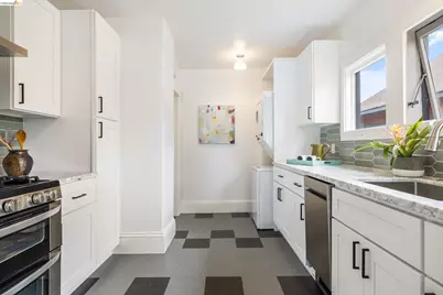 438 65th St, Oakland, CA 94609 - Photo 25