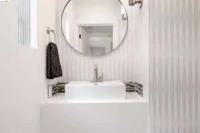 438 65th St, Oakland, CA 94609 - Photo 19