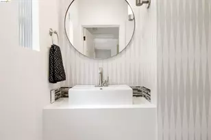 438 65th St, Oakland, CA 94609 - Photo 19