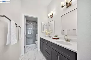 10837 McPeak Ln, Dublin, CA 94568 - Photo 35