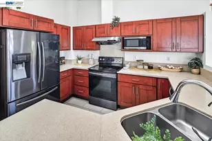 10837 McPeak Ln, Dublin, CA 94568 - Photo 23