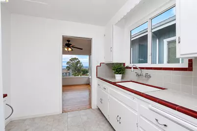 6556 Claremont Ave, Richmond, CA 94805 - Photo 7