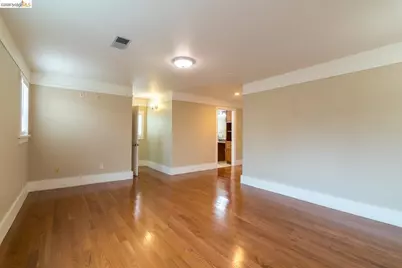 357 Alcatraz Ave, Oakland, CA 94618 - Photo 29