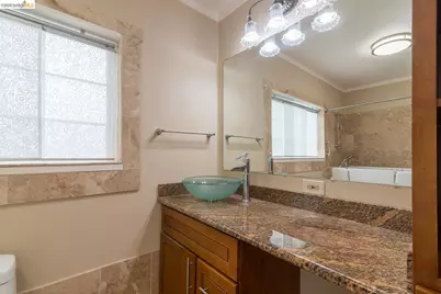 357 Alcatraz Ave, Oakland, CA 94618 - Photo 31