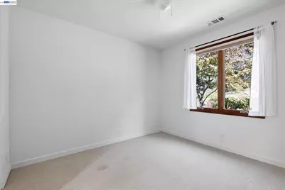 84 Siena Dr, Oakland, CA 94605 - Photo 35