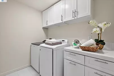 84 Siena Dr, Oakland, CA 94605 - Photo 41