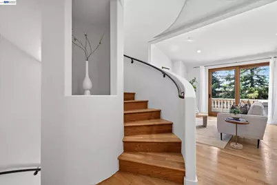 84 Siena Dr, Oakland, CA 94605 - Photo 7