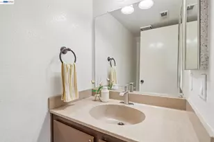 2537 Blue Rock Ct, San Jose, CA 95133 - Photo 13
