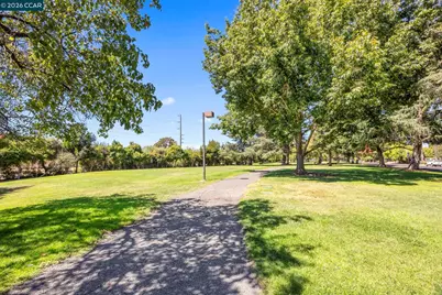1320 Hookston Rd, Concord, CA 94518 - Photo 33