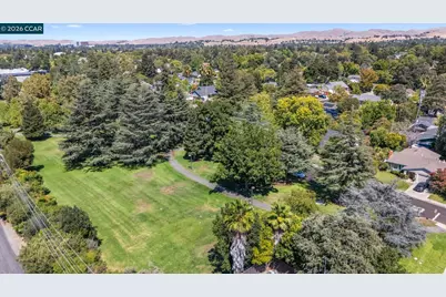 1320 Hookston Rd, Concord, CA 94518 - Photo 37