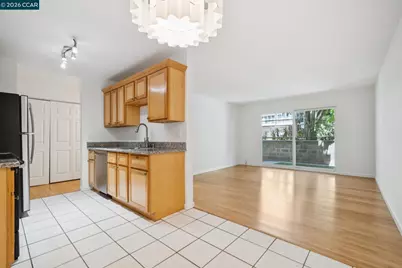 150 Pearl St #122, Oakland, CA 94611 - Photo 1