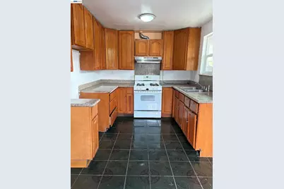 9024 Olive St, Oakland, CA 94603 - Photo 7