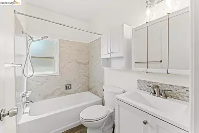 2136 Linden St, Oakland, CA 94607 - Photo 25