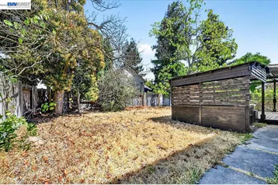 8265 Calla Way, Sacramento, CA 95828 - Photo 43