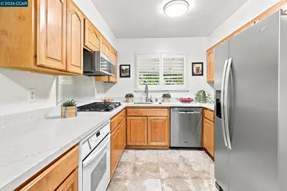 987 Getoun Drive, Concord, CA 94518 - Photo 7