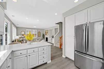 34500 Torrey Pine Ln, Union City, CA 94587 - Photo 11