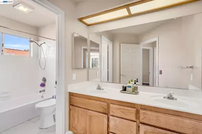 1910 Harvest Landing Ct, Tracy, CA 95376 - Photo 33