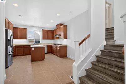 866 Bridgeway Cir, El Sobrante, CA 94803 - Photo 23