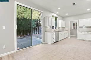 5683 Vintage Cir, Stockton, CA 95219 - Photo 43