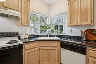 255 Florence Ct, Hercules, CA 94547 - Photo 9