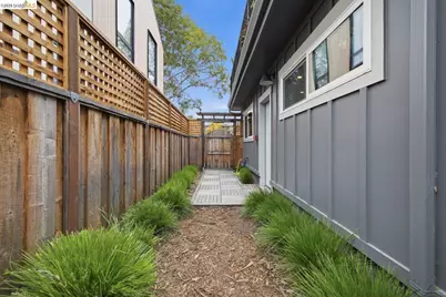 1519 Fairview St #2, Berkeley, CA 94703 - Photo 27