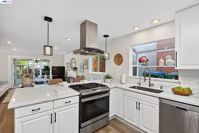2464 Mikemary Ct, Castro Valley, CA 94546 - Photo 11