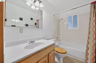 421 E Serrano Way, Stockton, CA 95207 - Photo 17