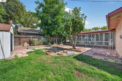 421 East Serrano Way, Stockton, CA 95207 - Photo 27