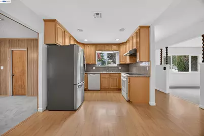 421 East Serrano Way, Stockton, CA 95207 - Photo 5