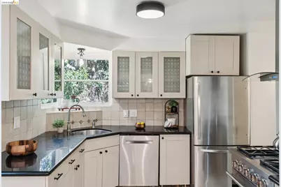 451 Taurus Ave, Oakland, CA 94611 - Photo 13