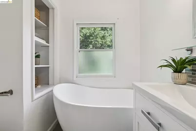 451 Taurus Ave, Oakland, CA 94611 - Photo 25