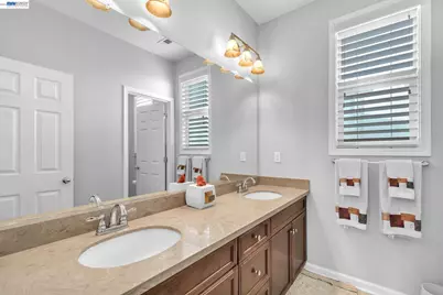 4061 Sarasta Bay Dr, Pittsburg, CA 94565 - Photo 33