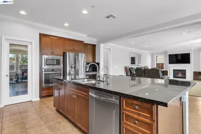 4061 Sarasta Bay Dr, Pittsburg, CA 94565 - Photo 19