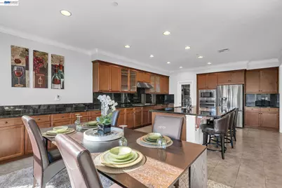 4061 Sarasta Bay Dr, Pittsburg, CA 94565 - Photo 17