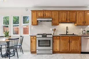 1014 10th St, Oakland, CA 94607 - Photo 17
