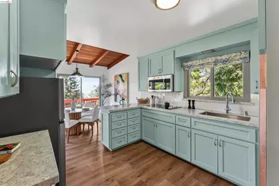 4866 Trinidad, Oakland, CA 94602 - Photo 5