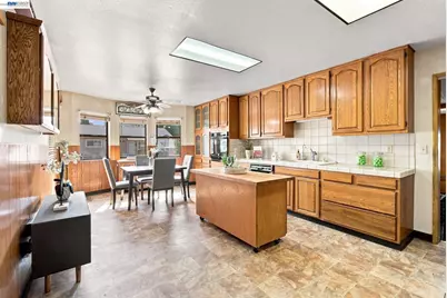868 Videll St, San Lorenzo, CA 94580 - Photo 5