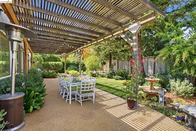 325 San Marino Ln, Brentwood, CA 94513 - Photo 3