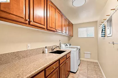 325 San Marino Ln, Brentwood, CA 94513 - Photo 21