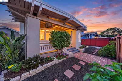 5823 Seminary Ct, Oakland, CA 94605 - Photo 9