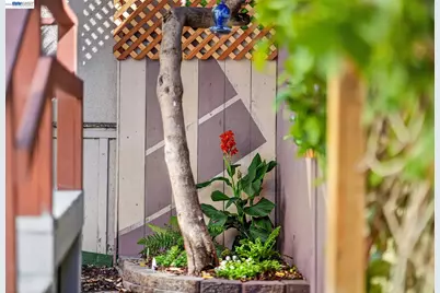 5823 Seminary Ct, Oakland, CA 94605 - Photo 61