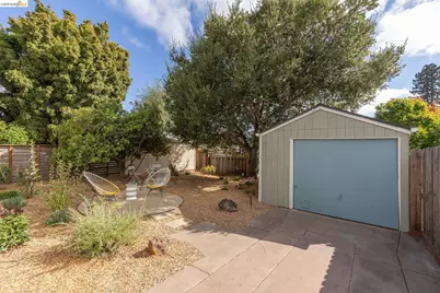 2533 Rampart St, Oakland, CA 94602 - Photo 49