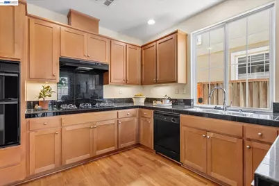 1169 Hillery Way, Alameda, CA 94502 - Photo 17