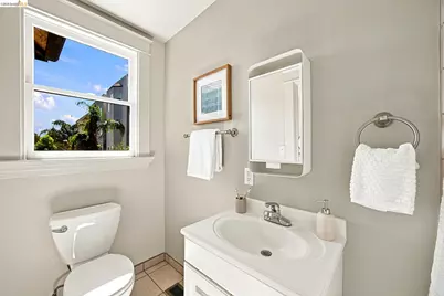 1021 23rd St, Oakland, CA 94606 - Photo 31